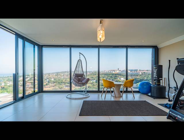 4 BEDROOM FREESTANDING FOR SALE IN LA LUCIA